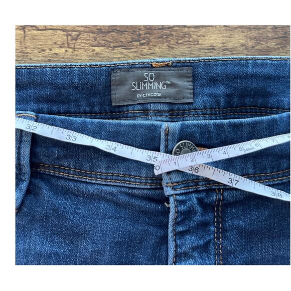 Chicos Women’s Blue  Denim 1.5/S So SlimmingCropDistressed Pants Office/Casual - Picture 4 of 9